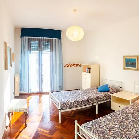 Lorena Flat Florence